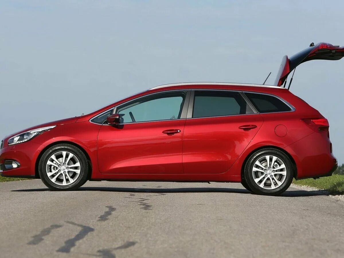 File:Kia cee'd sw 1.4 CVVT Edition 7 (EU) - Heckansicht, 26. Dezember 2013, Düss