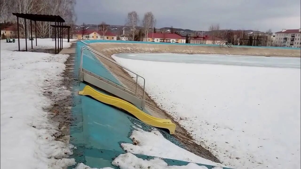 Бавлы бассейн под открытым небом. Бавлы открытый бассейн. бавлы татарстан открытый бассейн. бавлы бассейн. бавлинский бассейн открытый.