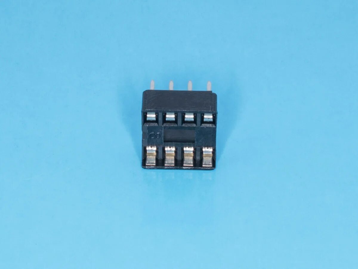 Soic 8 микросхема. Панелька-адаптер dip8-soic8. корпус смд soic-8. панелька для микросхем dip-8 в soic8 на плату. панелька дип 8.