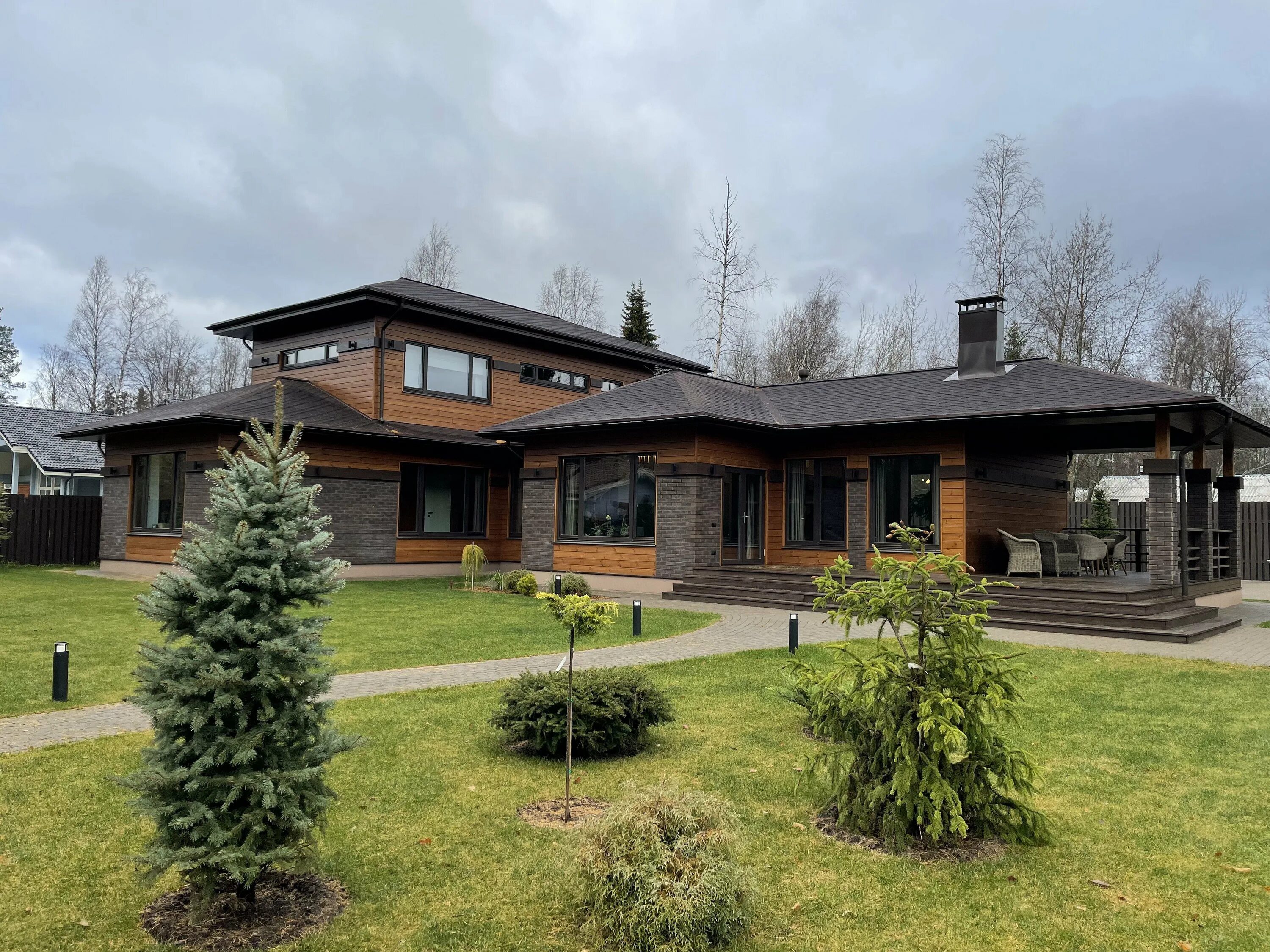 Дом в стиле ллойда райта 400 м2. Райт ам. Фрэнк ллойд райт и его архитектура презентация. Райт ам. Фрэнк ллойд райт дом роби.