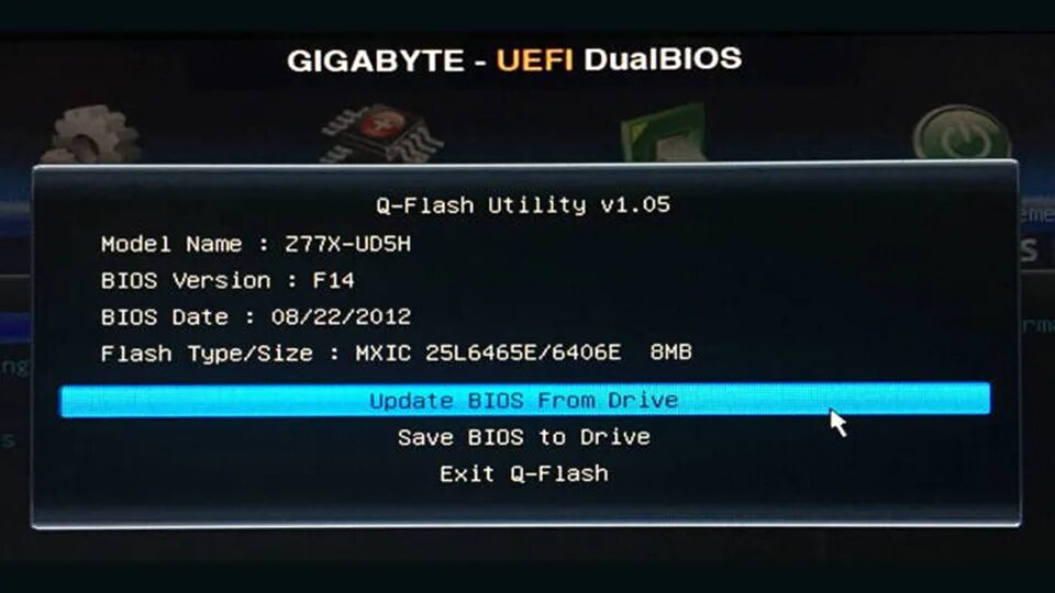 Q flash кнопка. Q Flash Gigabyte. Флеш биос. Флеш биос гигабайт. Кнопка Flash BIOS.