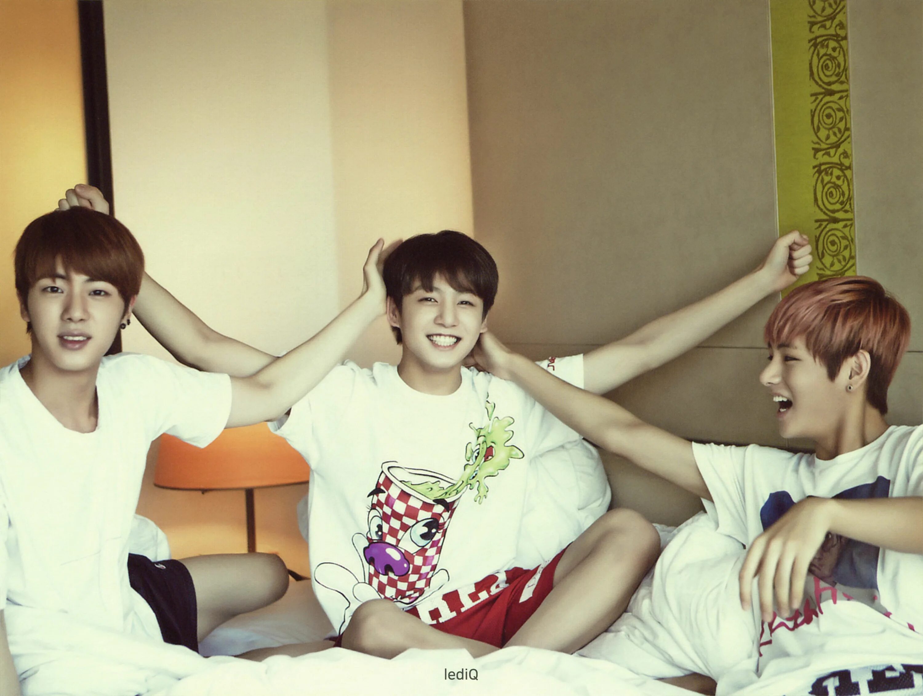 1 бтс. Бтс веселятся. taejinkook art.