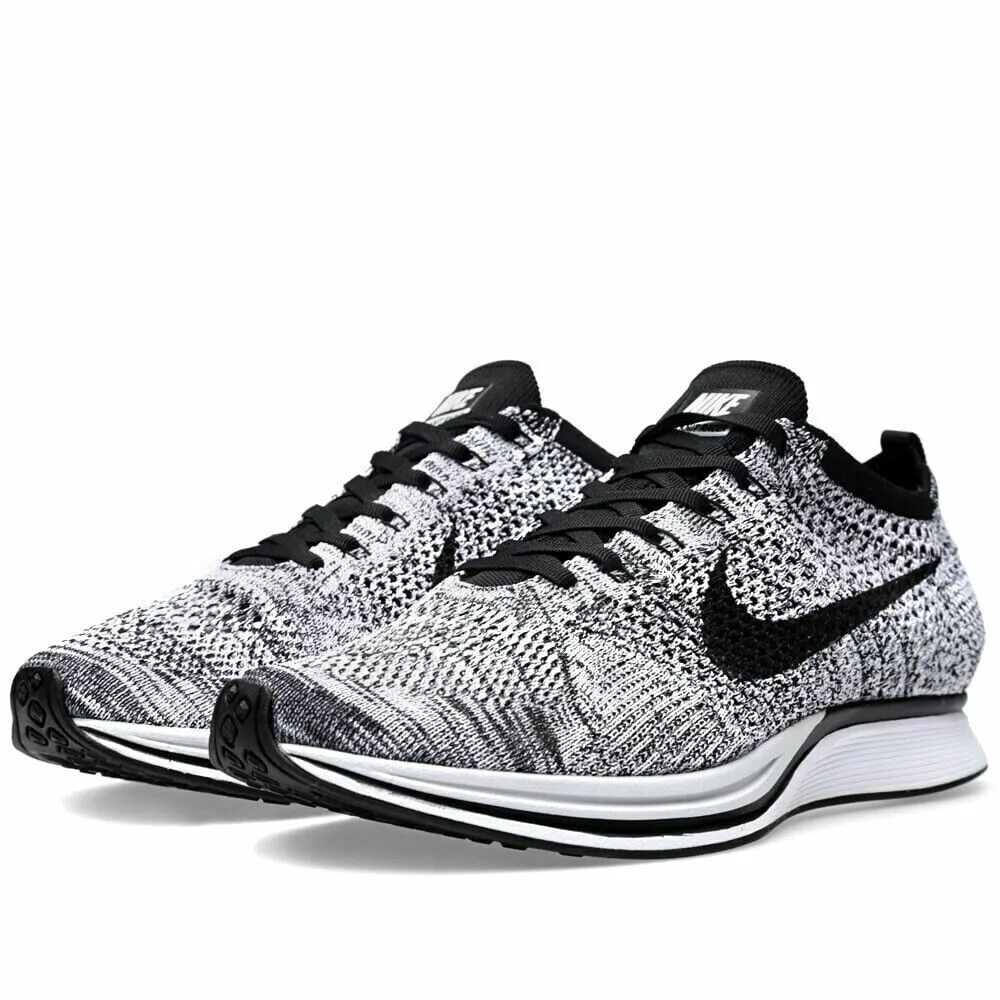 Новые модели кроссовок мужские. Nike Flyknit Racer. Nike Flyknit Racer Black White. Nike Flyknit Black. Nike Flyknit Racer 2.