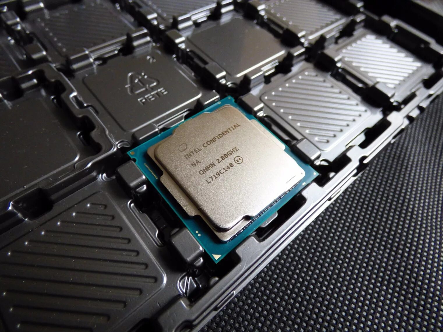 I5 8400. Intel i5 8400. Intel Core i5. Intel Core i5 чип. Core i8