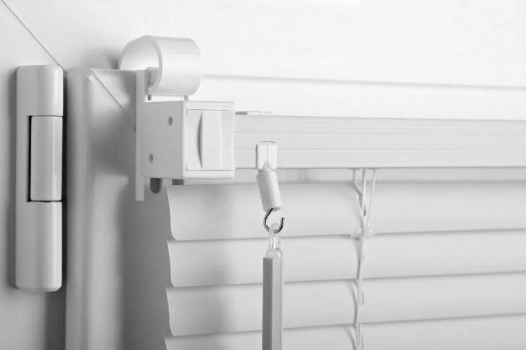 жалюзи на окна без сверления. Integra g-form. кронштейн для римской шторы (2 крепежа) eskar 1001. рулонные жалюзи на пластиковые окна без сверления. жалюзи на липучках на пластиковые окна.