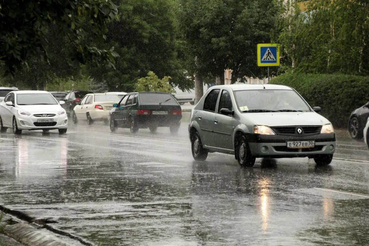 Дождь в Астрахани. Слабый дождь. Ливень в Астрахани. Ливни слабый.
