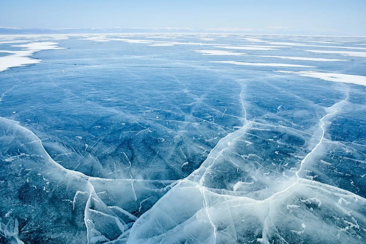 Пролет лед. Лед Байкала. Замерзший Байкал. Зимний Байкал. Прозрачный лед.