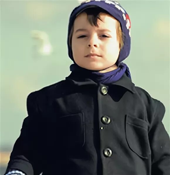 Ребенок эмира. Жусупакунов Эмир. Эмир в детстве.
