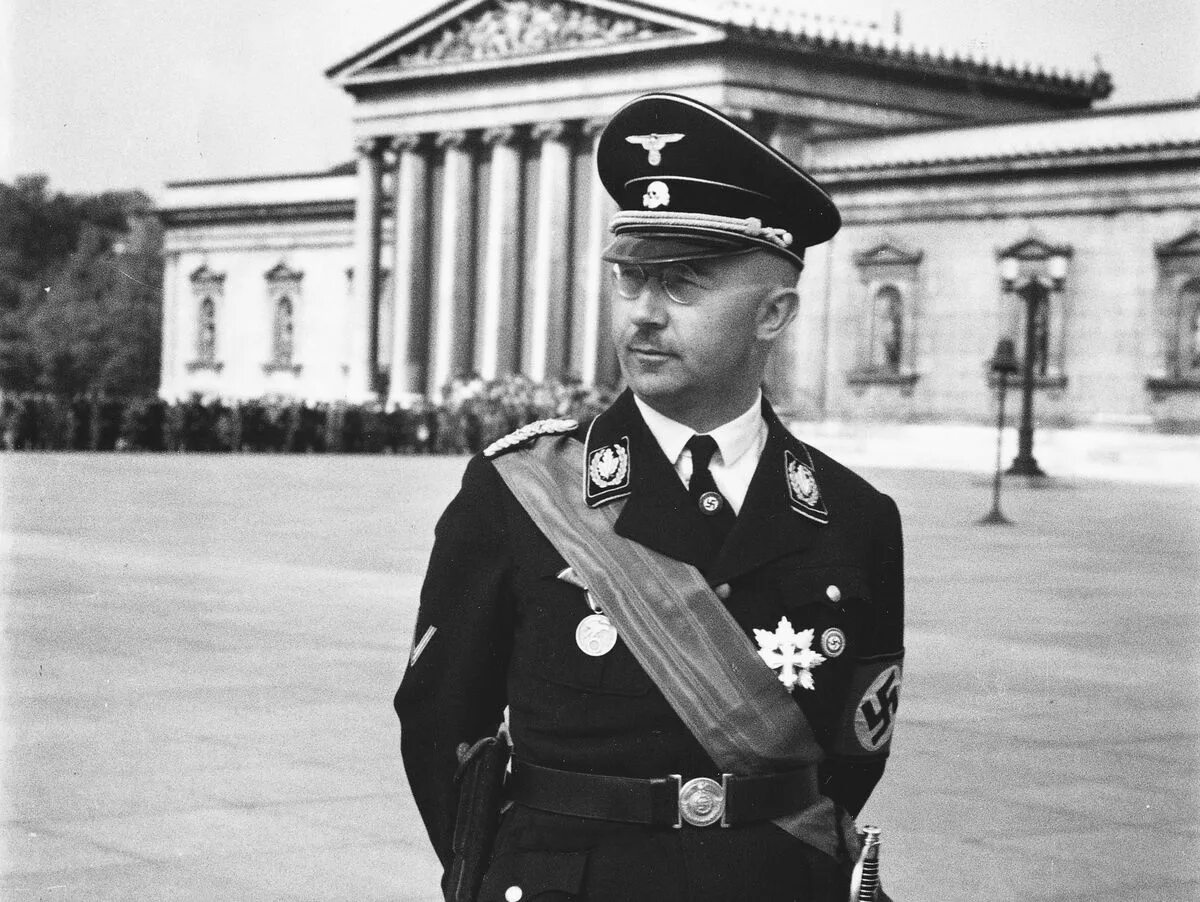 Глава сс. Рейхсфюрер Гиммлер. Униформа Генриха Гиммлера.