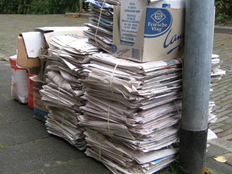 1 кг макулатуры в москве. скупка макулатуры с вывозом от 300кг. 1 тонна макулатуры. макулатура 1 килограмм. прием картона.