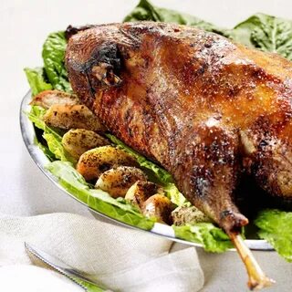 Гусь фаршированный гречкой