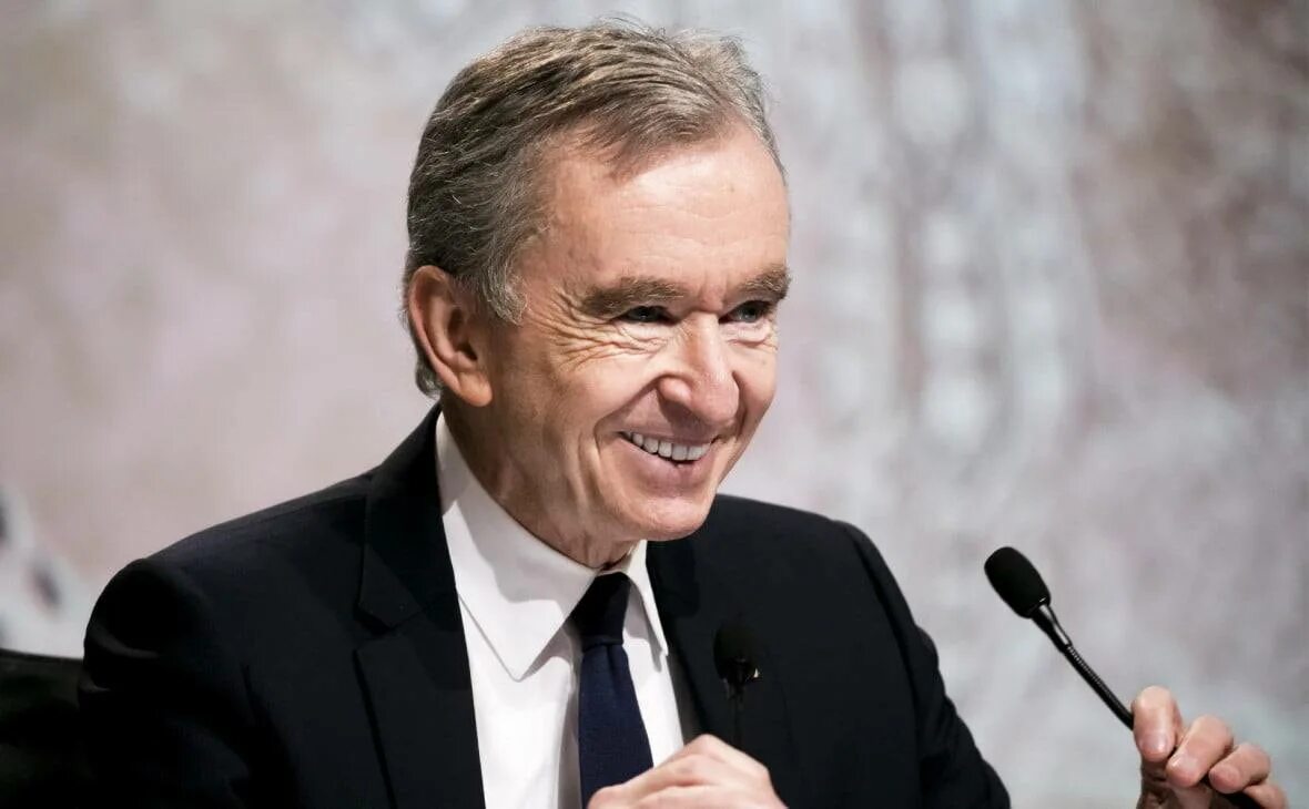 Джефф безос 2022. Миллиардер с деньгами. 8 самых богатых. Джефф безос 2023. Самый бровастый человек в мире.