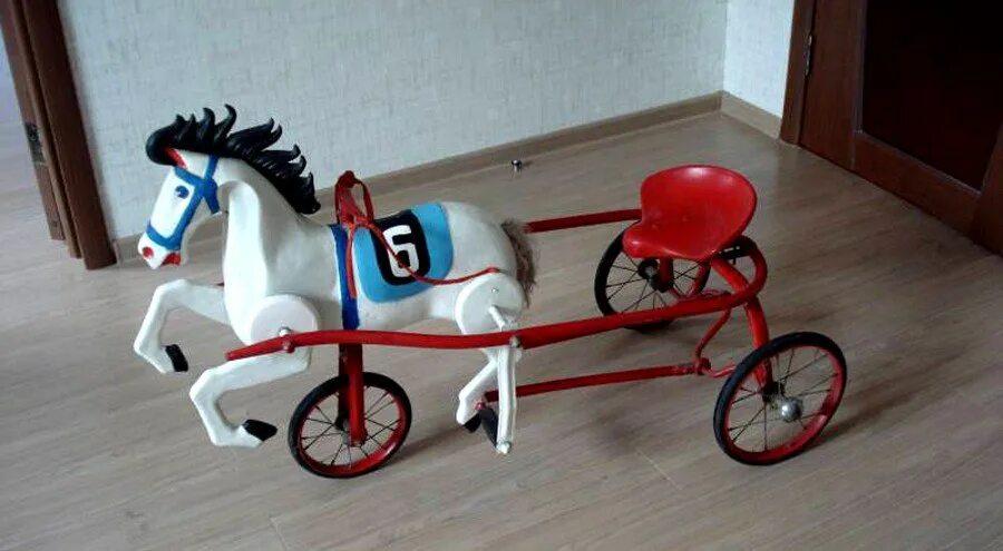 Конь педальный. Конь педальный велосипед. Лошадка с педалями. Велосипед конь педальный ссср. Игрушка лошадь с педалями.