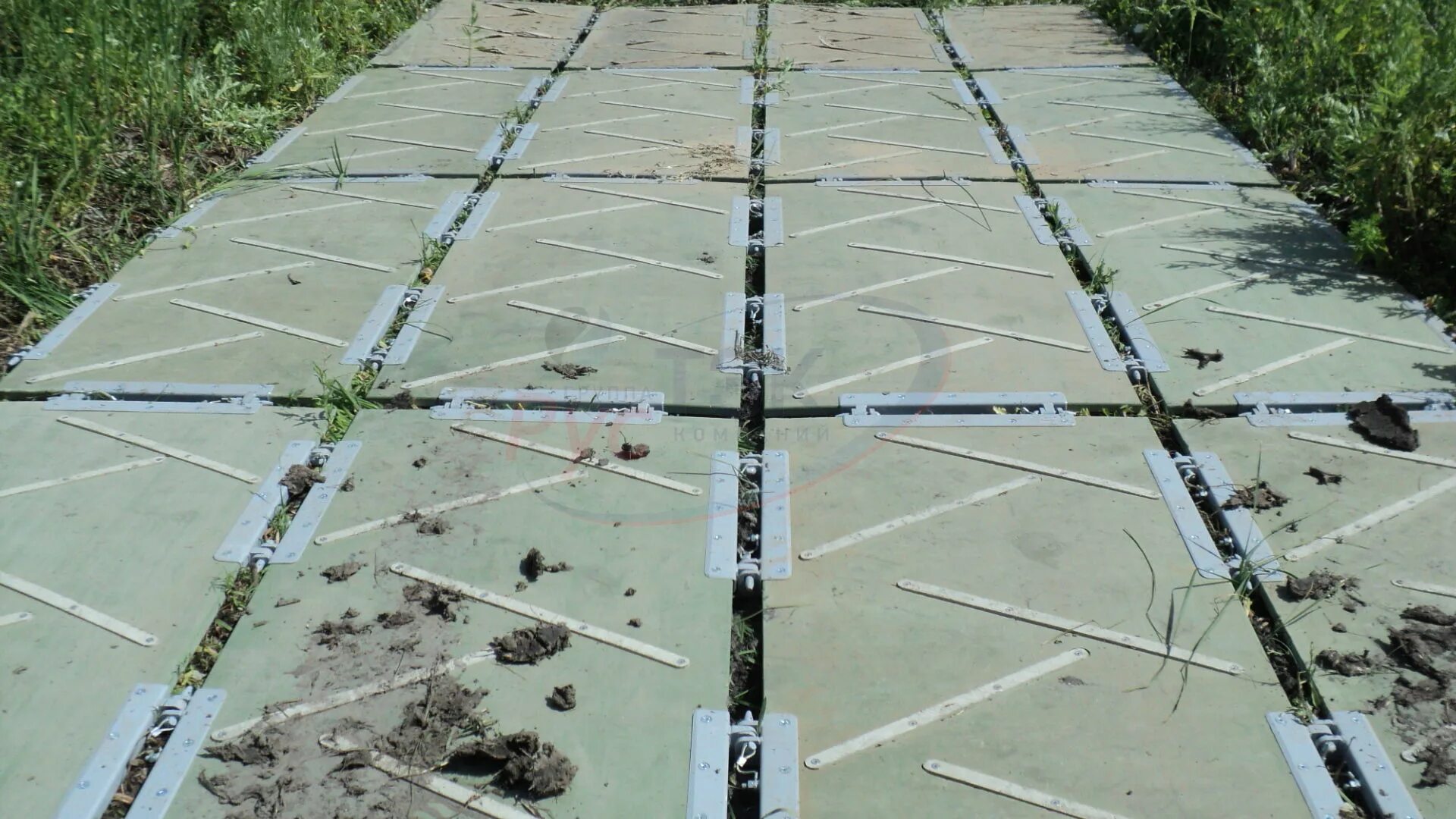 плиты на дорогу. модульные дорожные покрытия. модульные дорожные покрытия мдп 6000 2000. сборно-разборное дорожное покрытие срдп. сборно-разборное дорожное покрытие срдп.