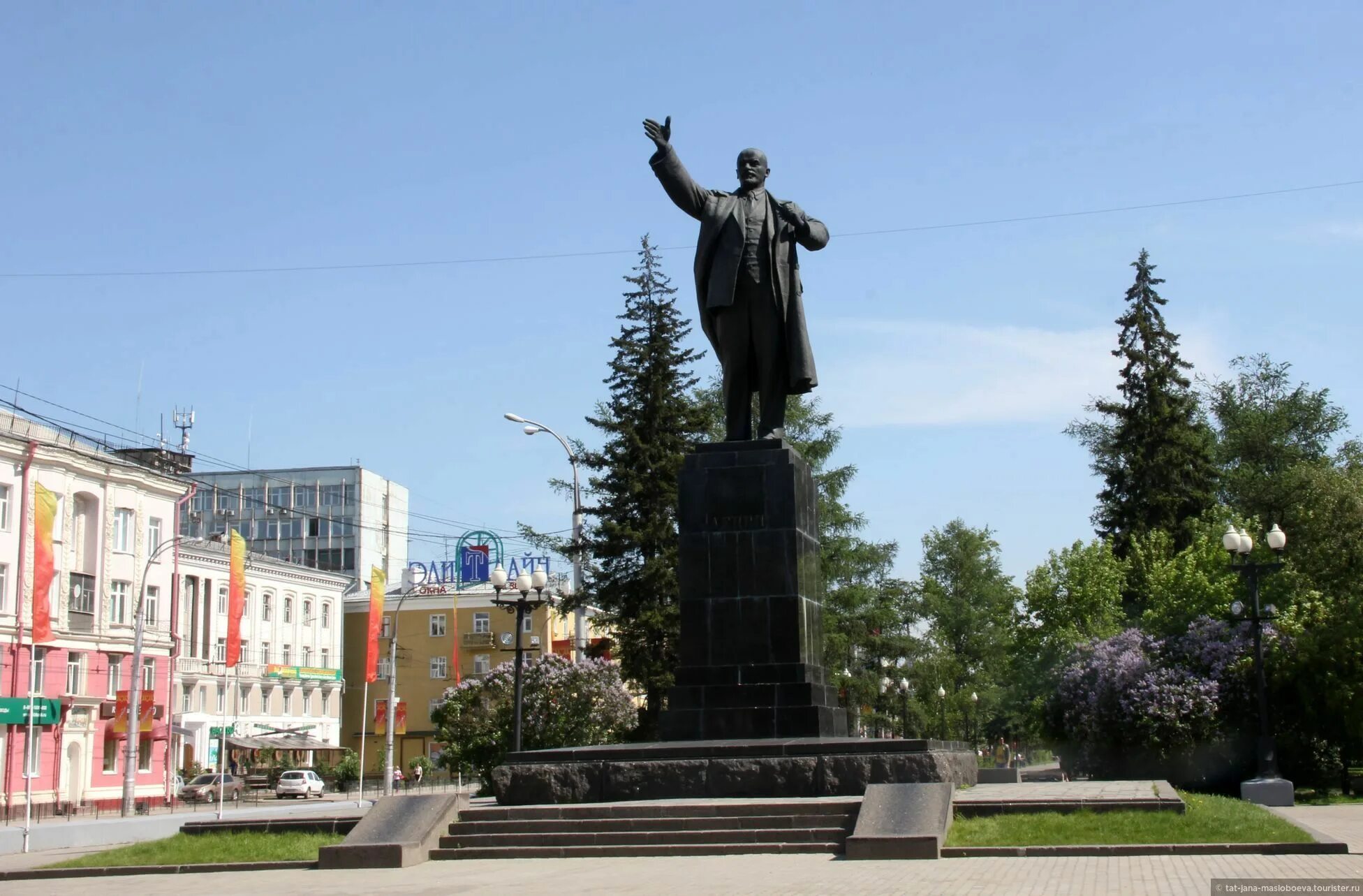 Памятник ленину в анапе. Ленин владимир ильич памятник. Памятник у метро 1905 года. Улица ленина памятник. Большой проспект петроградской стороны памятник ленину.