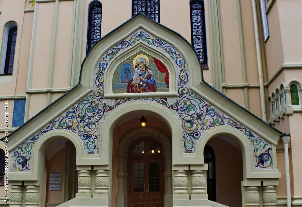 храм архангела гавриила белгород архитектор. крыльцо перед храмом православный храм. православный храм святителя николая чудотворца сургут. архитектура самары зодчество. церковь сергия радонежского чапаевск.