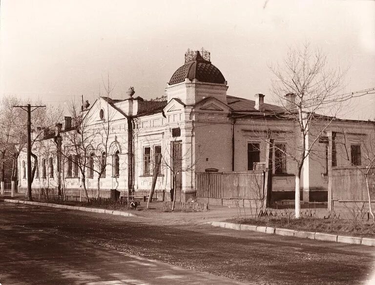 Как раньше назывался павлодар. Дом купца дерова павлодар. павлодар 19 век. павлодар старый город.