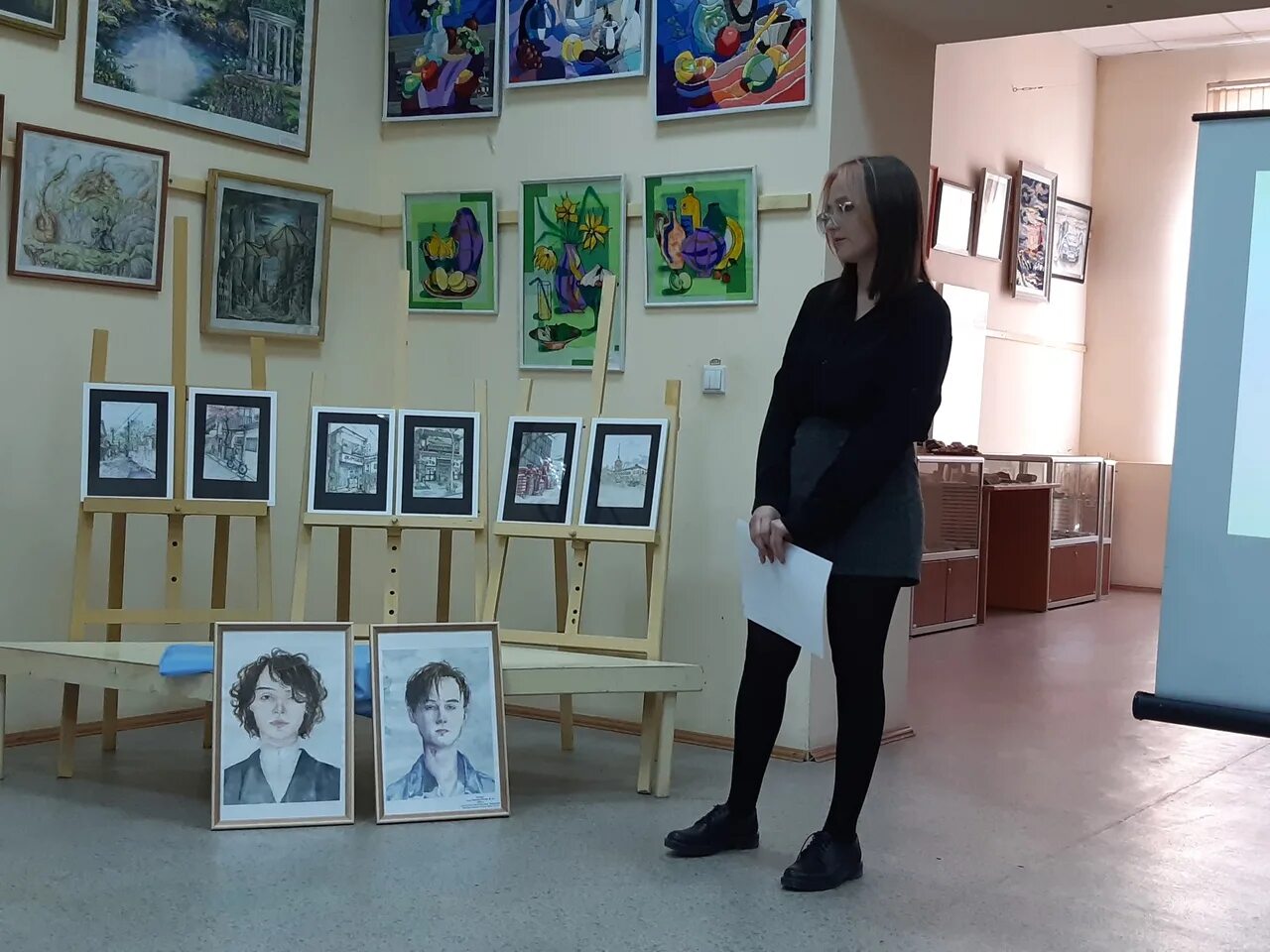 Интерьер школы искусств. Проект художественной школы. Детская художественная студия. Защита проекта в художественной школе. Школа искусств планировка.