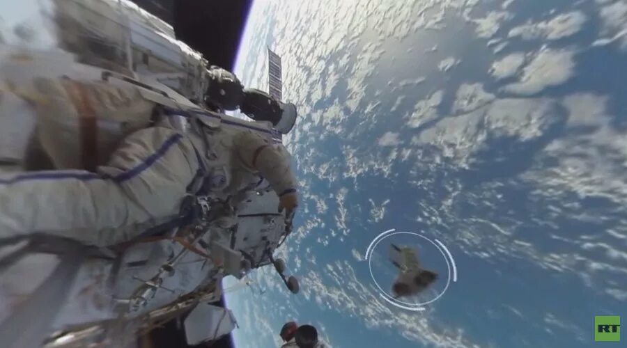 Градусы в космосе. The spacewalk 360 rt. кадры с мкс россия космонавт. космонавты и ангелы в космосе. нло в открытом космосе.
