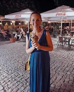 Лена супруга