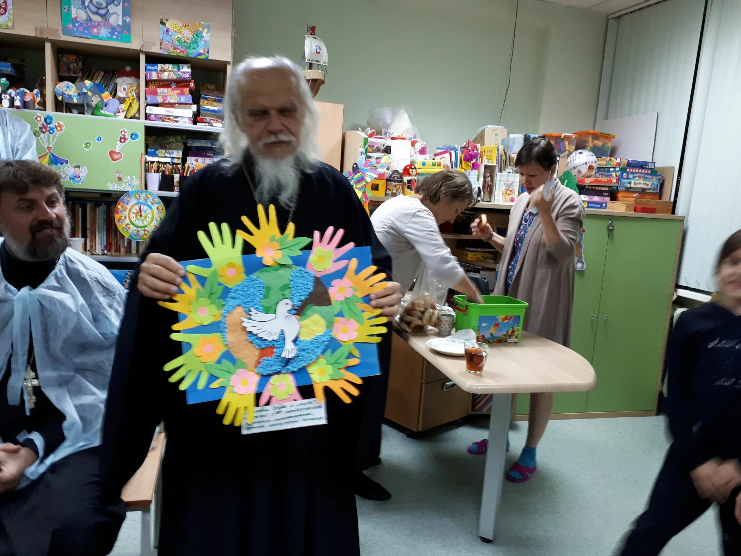 Класс воскресной школы. Творческое занятие в воскресной школе. Занятия в воскресной школе. Идеи воскресной школы. Поделки для воскресной школы.