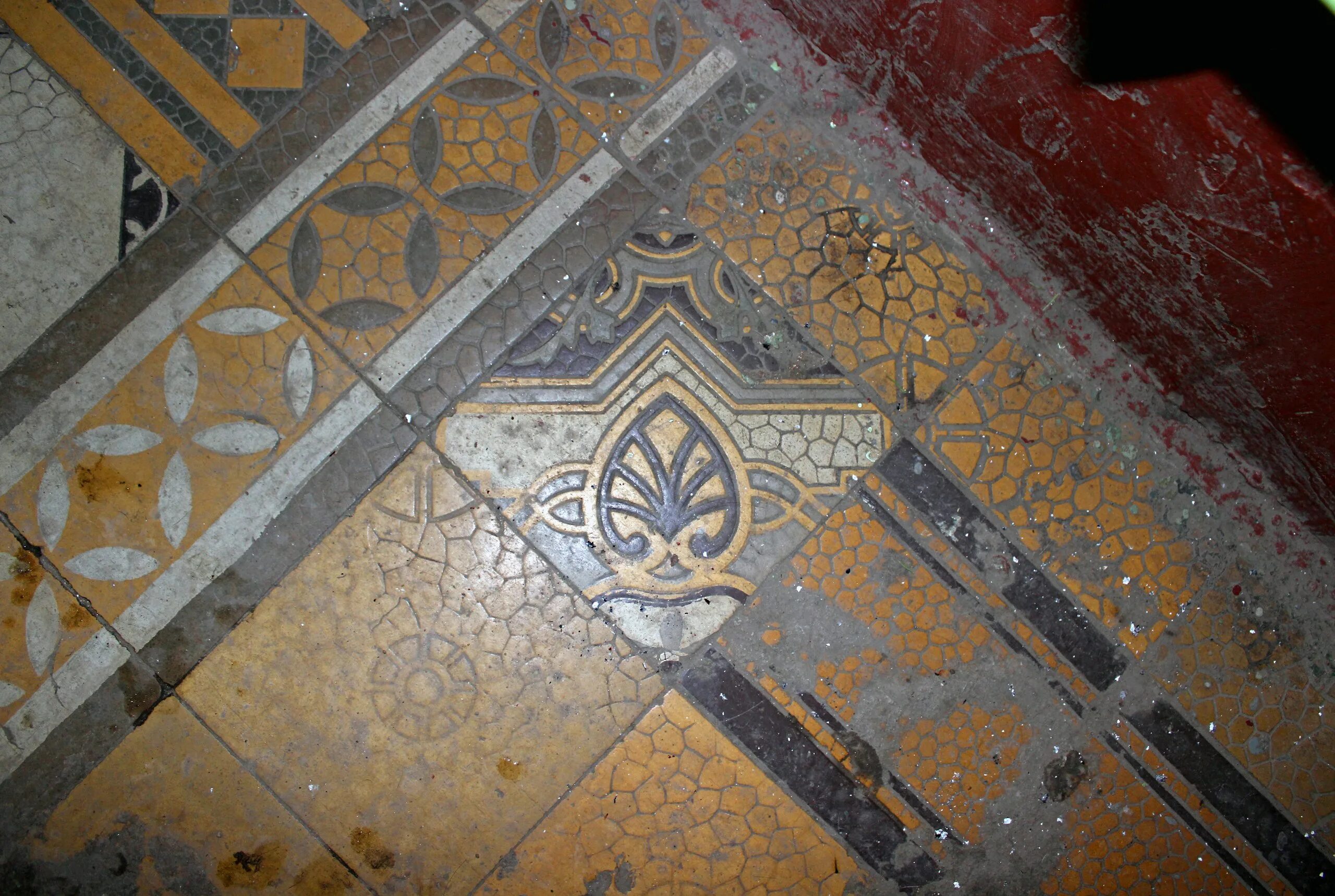 Старинная метлахская плитка. Изразцовая печь меншиковский дворец. Фасады жк. Сип дом. Домплит луховицы.