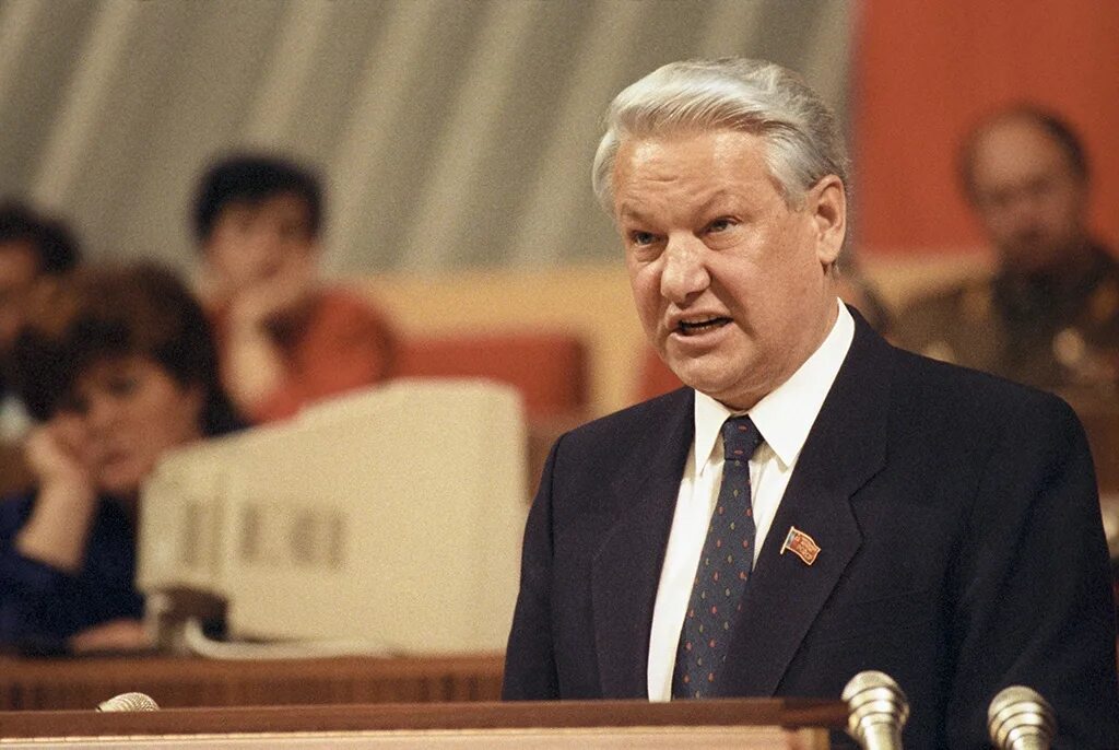 Председатель совета партии. Ельцин в 1990 году. 1990 — б. н. ельцин избран председателем верховного совета рсфср..