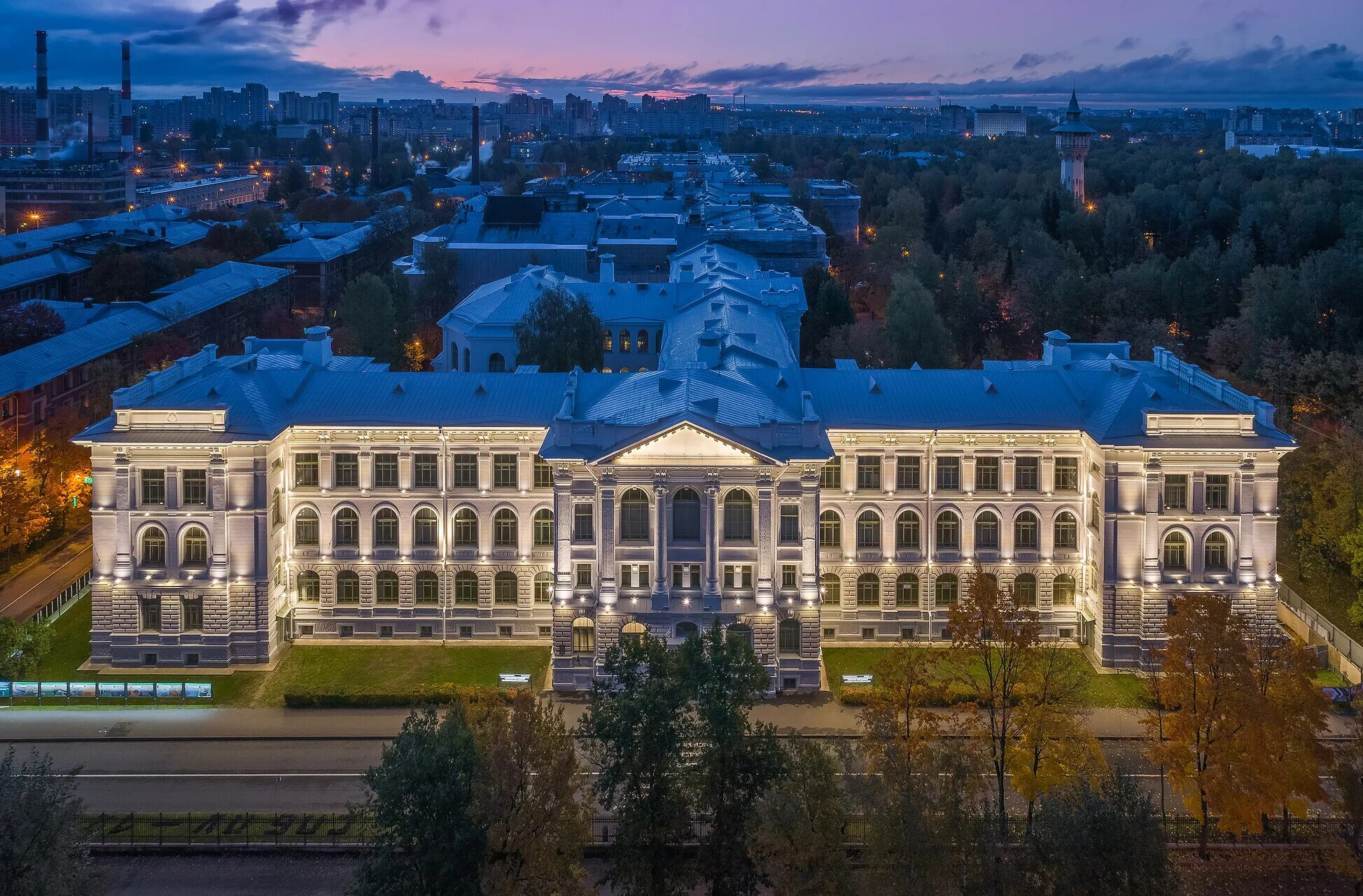 Сайт санкт петербургского политехнического университета. Санкт-Петербургский Политех Петра Великого. Институт имени Петра Великого. Институт Петра Великого СПБ. СПБГУ Петра Великого Политех.