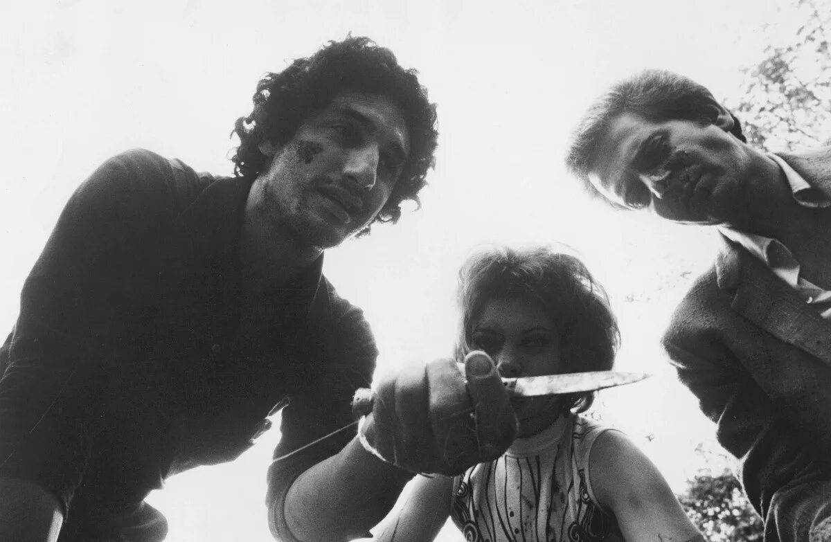 Жесткий мужчина. Держит девушку за волосы. Страсть. Грубый последний. Мужчина доминант.