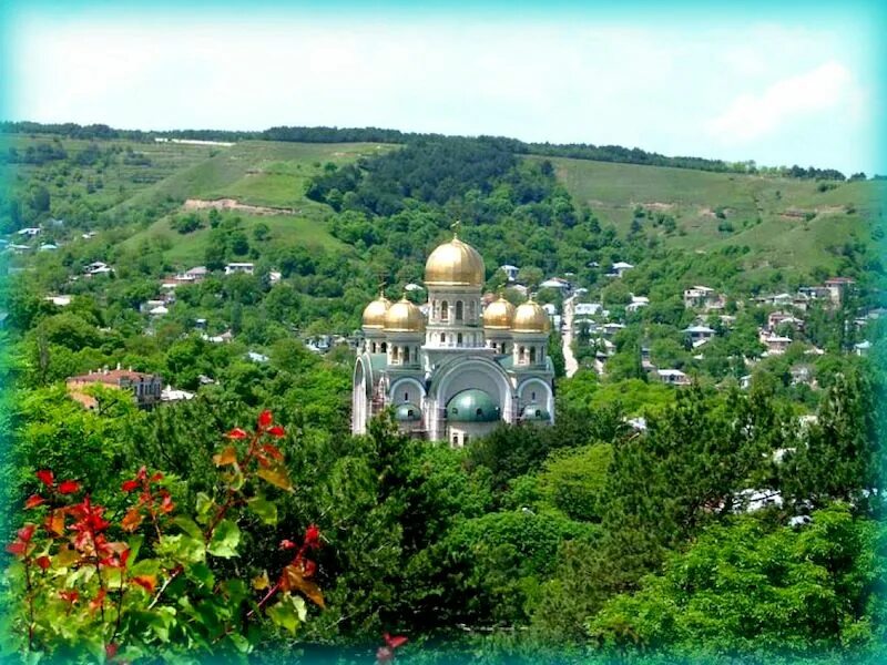 Кисловодск отзывы переехавших. Церковь Николая Чудотворца в Ессентуках. Кисловодск храм Николая Чудотворца. Храм воды в Кисловодске.