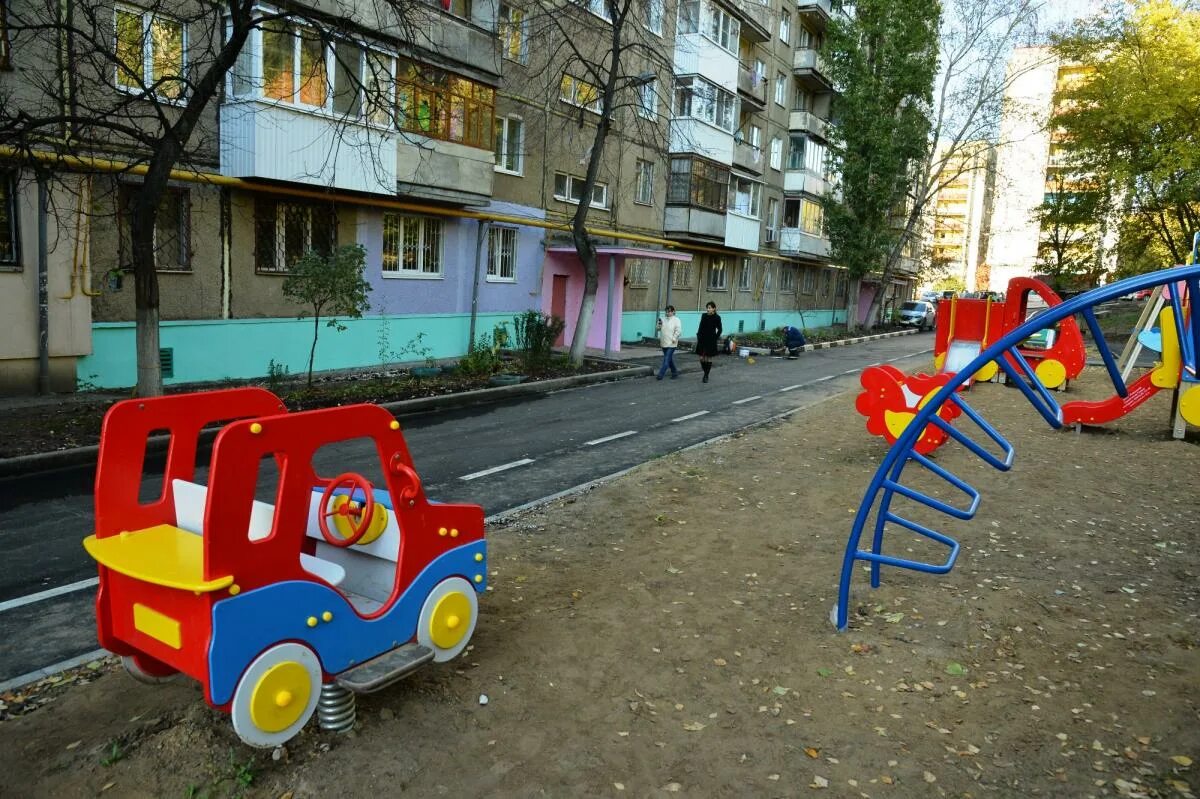 Кировский район саратов улицы. Кировский район Саратов. Благоустройство Кировского района Саратов. Благоустройство дворов в Орле. Саратов заводской район.