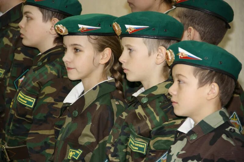 Детские военные школы. Военно-патриотическое воспитание молодежи. Пограничная форма для детей. Детская форма пограничника. Военная форма для подростков.