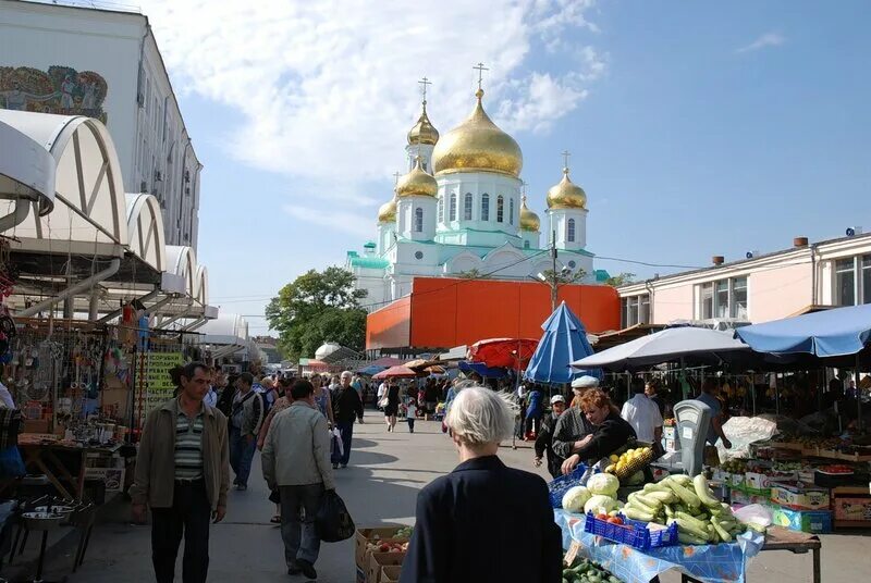 Рынки ростова на дону сегодня. Центральный рынок Ростова-на-Дону. Центральный рынок Ростова. Рынок в Ростове на Дону Центральный рынок. Площадь центрального рынка в Ростове на Дону.