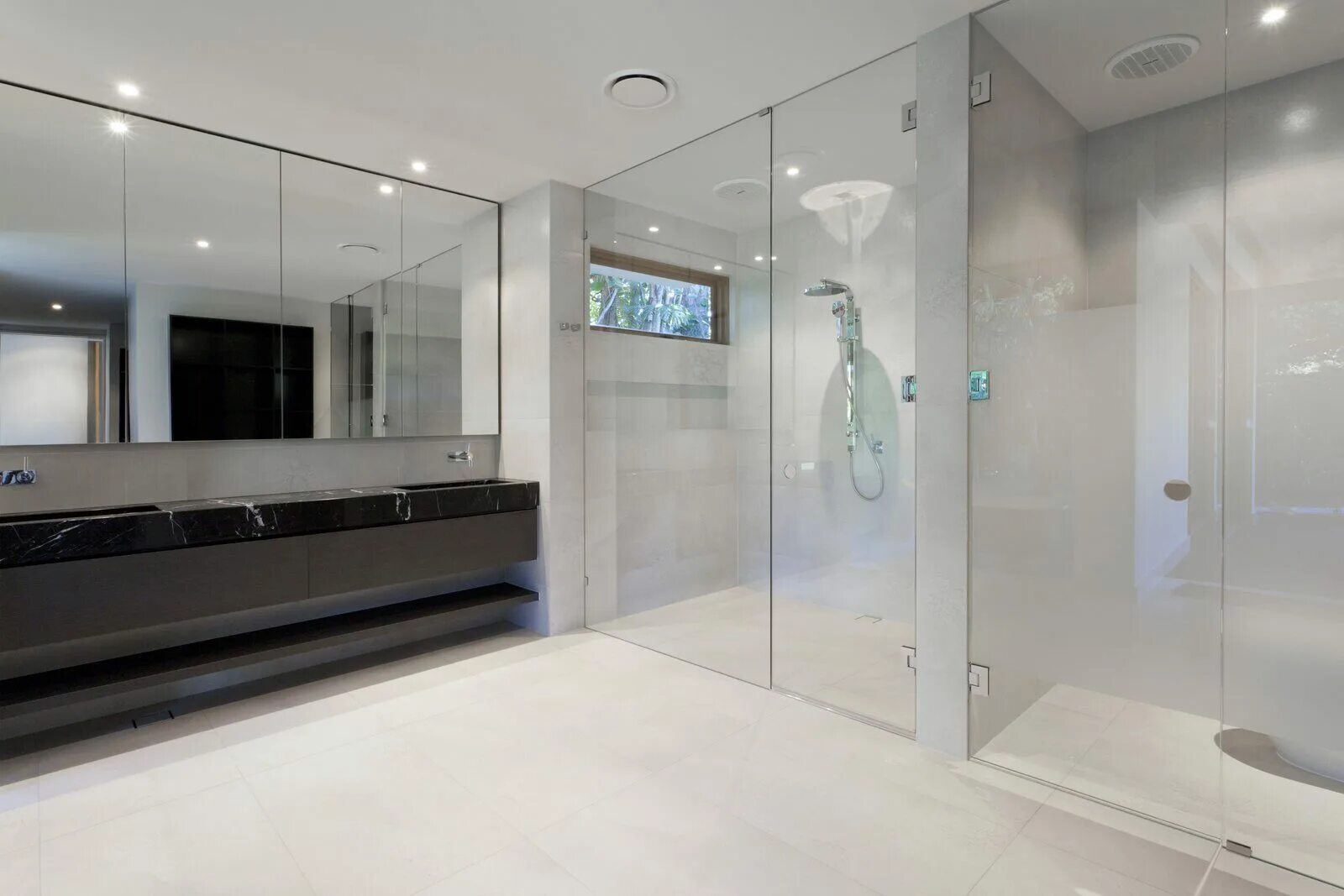 Стеклянная ванна екатеринбург. Душевая кабина модель Full Glass Shower Room ks0909 стекло 6мм. Стеклянная душевая перегородка Enigma. Душевая стеклянная перегородка 1900 95. Душевая перегородка 2000*1900.