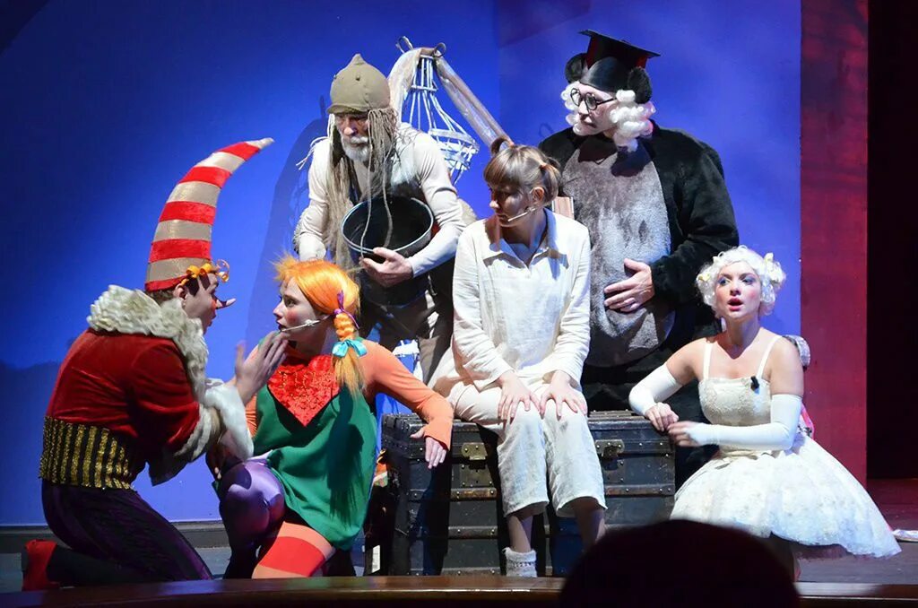 спектакль тряпичная кукла театр дождей. тряпичная кукла спектакль. юрий ошеров тюз саратов. уильям гибсон тряпичная кукла. тряпичная кукла спектакль.