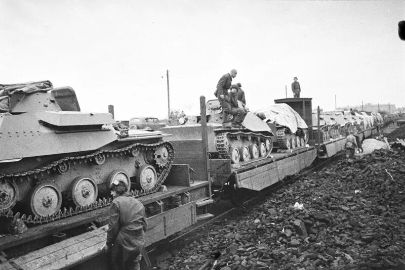 Танк т-34-42. Трофейный т 34. Танки 42 года. Т 34 42. Т-34 с пушкой л-11.