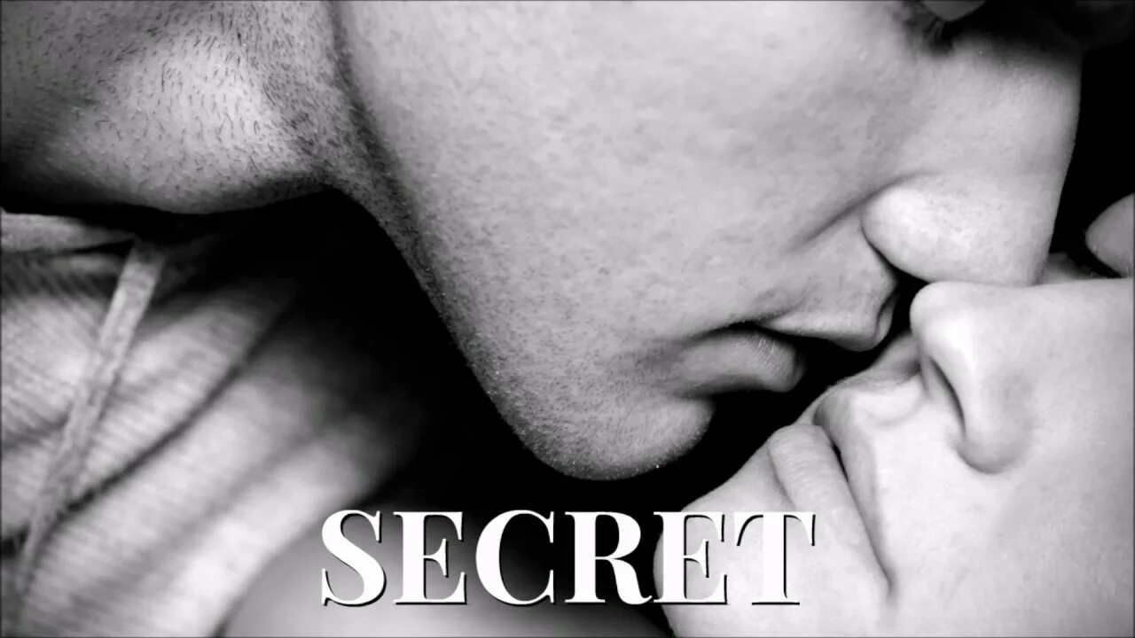 Гесс духи женские фиолетовые. Guess kiss туалетная вода. Seductive kiss. Seductive kiss. Seductive kiss.