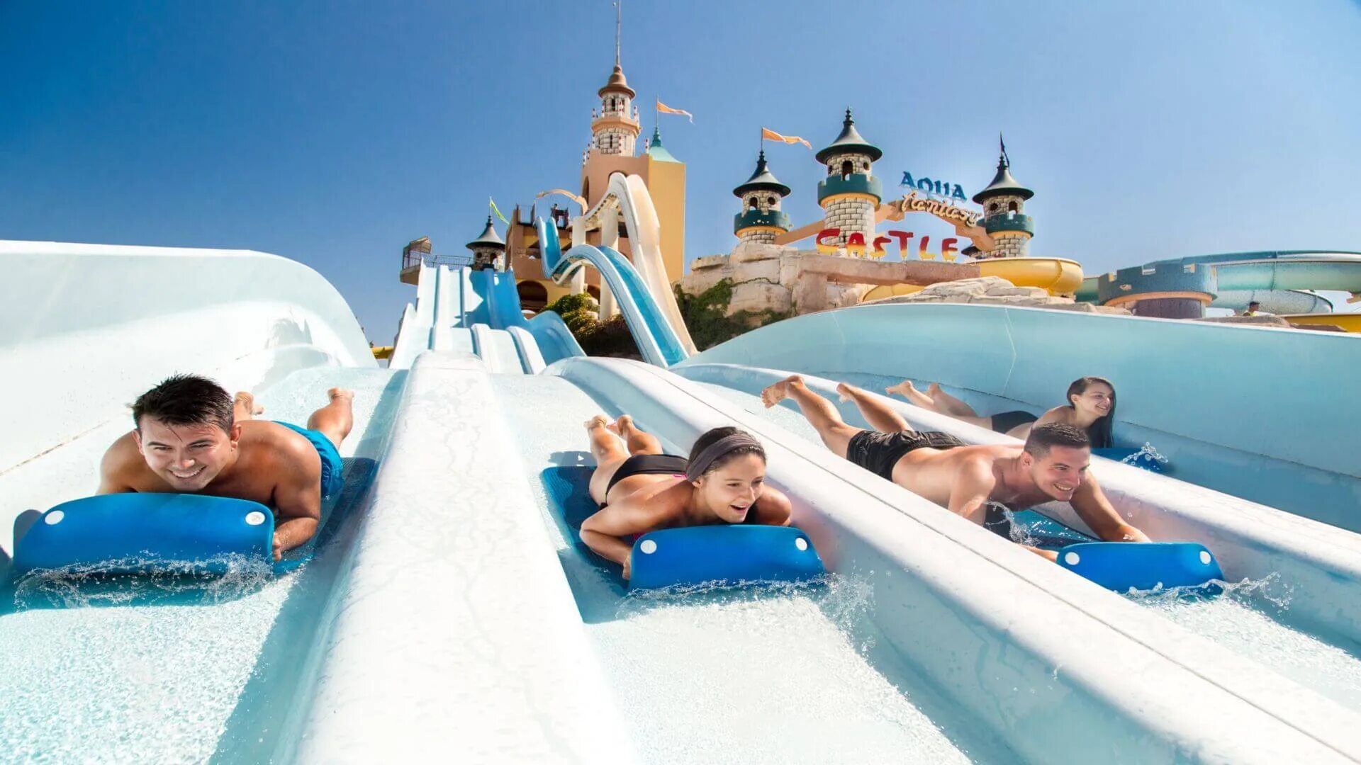 Когда можно купаться в турции. Аквапарк Aqua фэнтези в Турции. Aqua Fantasy Aquapark Hotel Spa 5. Отель Атлантис в Турции водные горки. Аквапарк а4 в Турции.