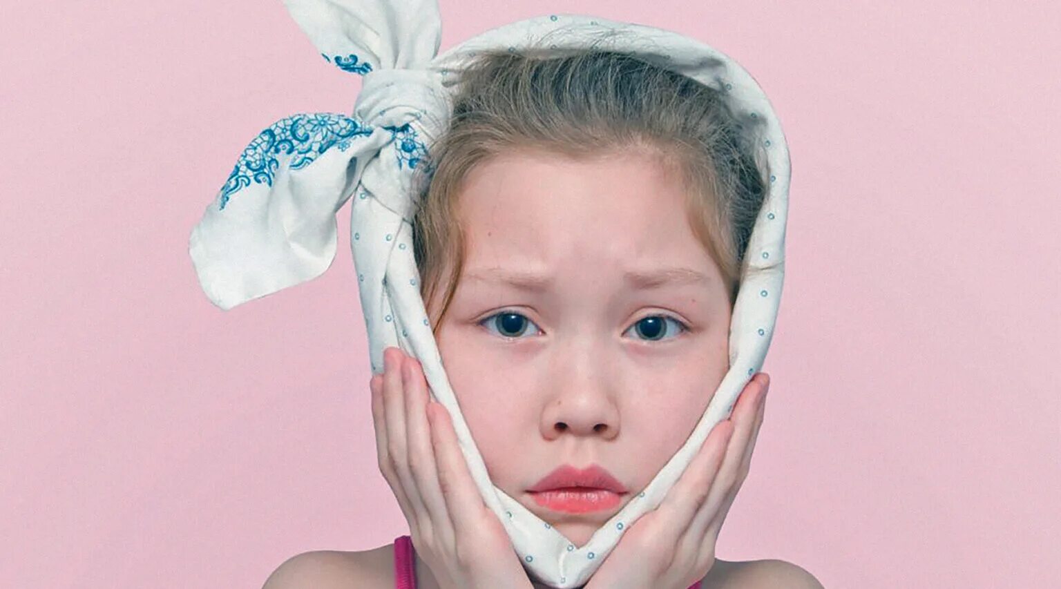 У ребенка болит зуб и температура. Зубная боль у ребенка. Этапы прорезывания зубов у детей. Аденовирусная инфекция у детей фот. Ванный дети лихорадка.