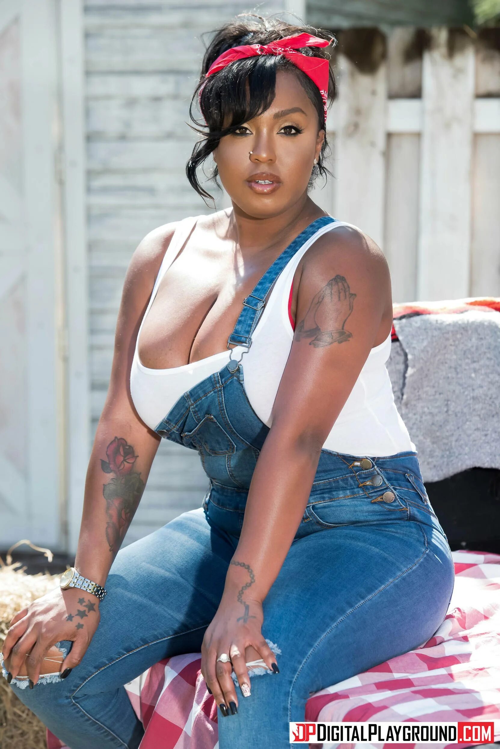 Layton benton. Лейтон Бентон. Лейтон Бентон фото. Лейтон Бентон в Нижнем белье. Лейтон Бентон фото 2020.