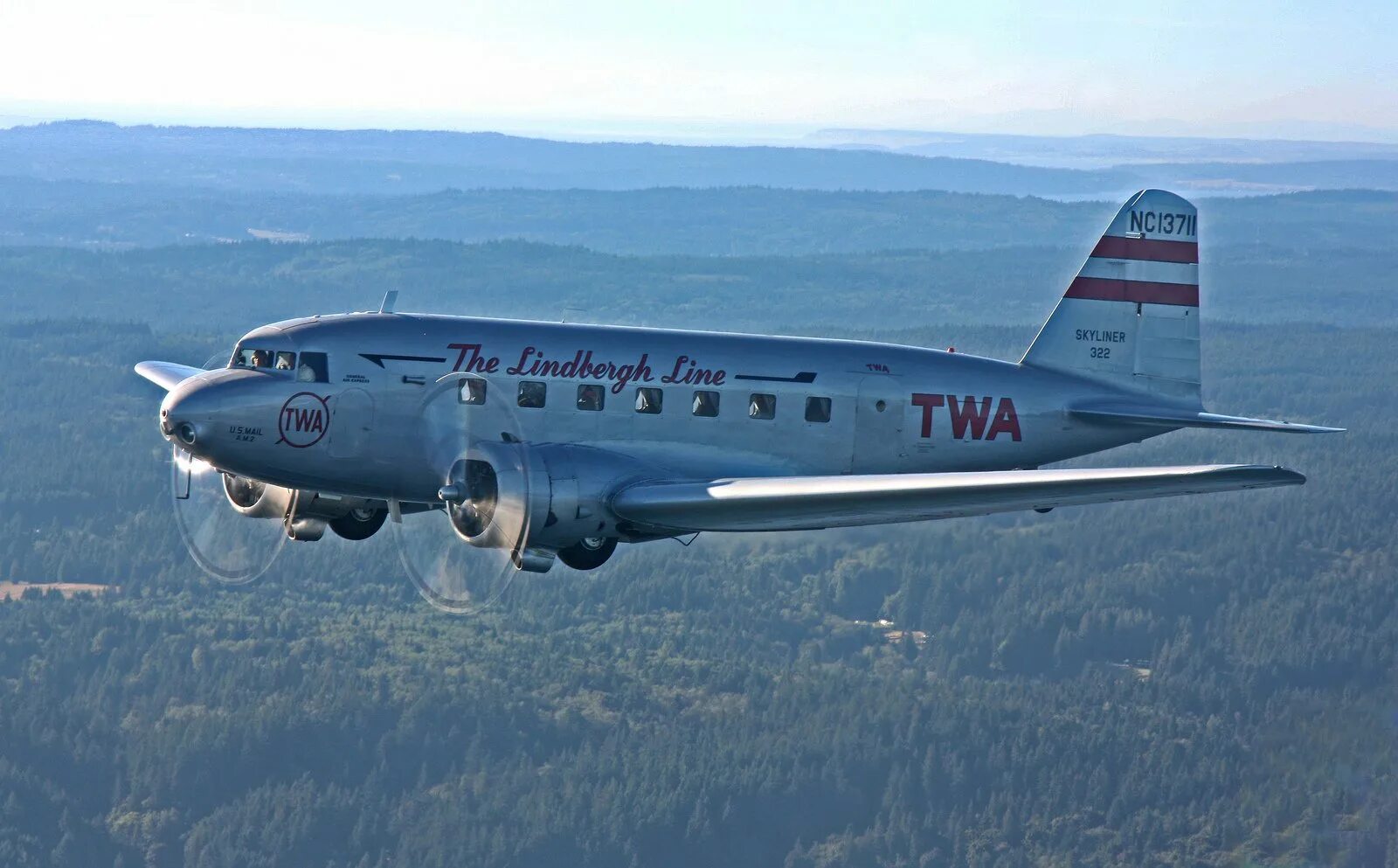 dc3 1 American Airlines Douglas DC-3-277B - Flying Tigers