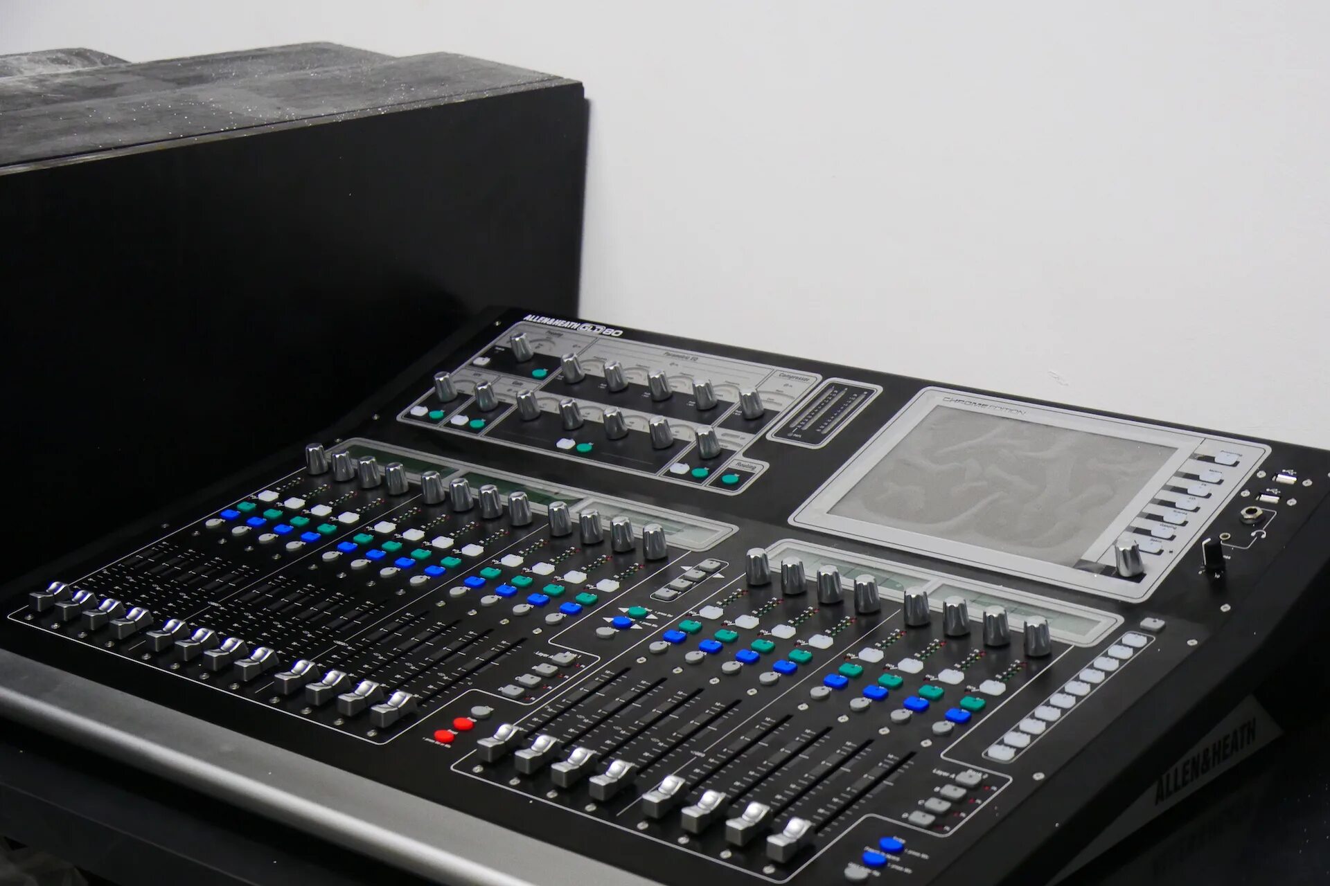 Gld 520. Allen & Heath GLD-112. Пульт GLD. GLD.
