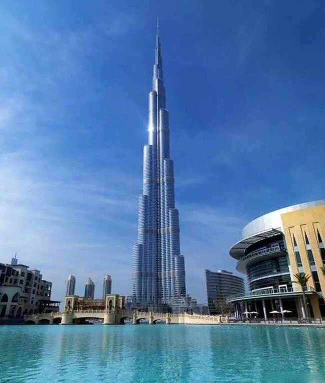 В каком городе находится самый высокий небоскреб. 163 Этаж Бурдж Халифа. Дубай небоскреб самый высокий в мире. Самое высокое здание в мире в Дубае. Самое большое здание в Дубае выше.