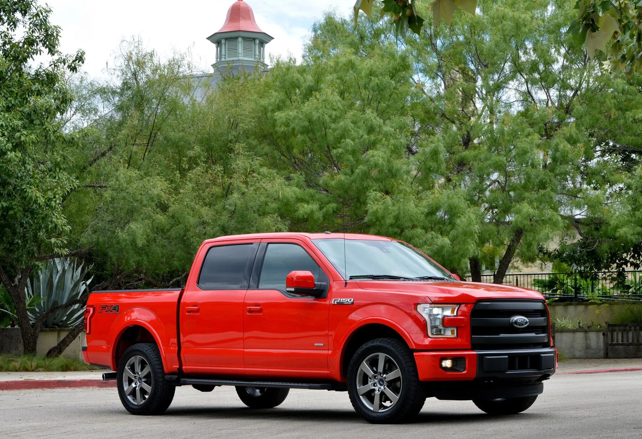 Пикап франция. Форд ф150. Ford f150 2015. Ford Pickup f150. Ford f150 2.