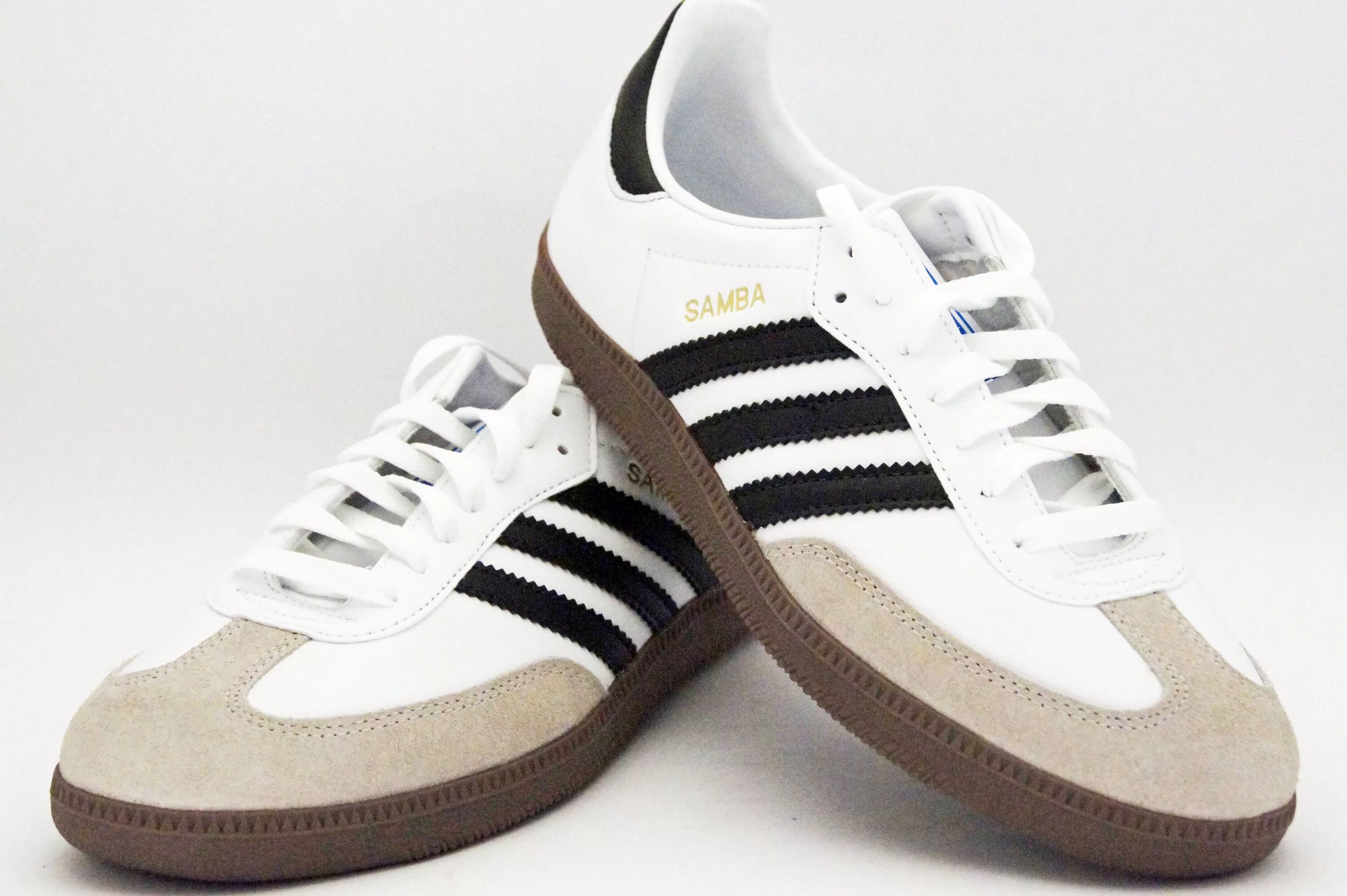 Белые адидас самба. Adidas Samba White. Adidas Samba белые. Кеды adidas Samba серые. Adidas Samba Black White.