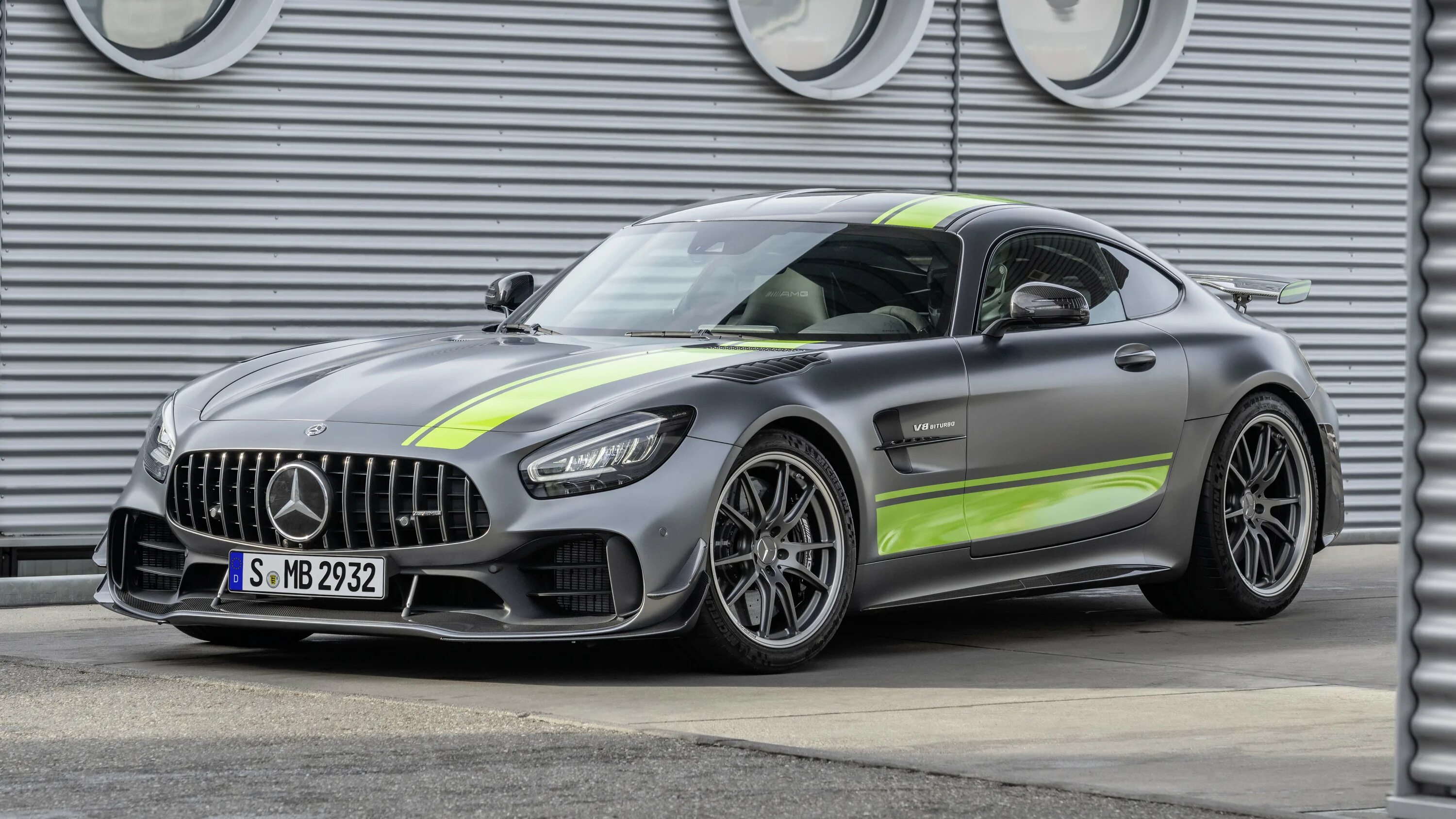 Быстрый мерс. Мерседес GTR AMG 2021. Mercedes AMG gt r Pro. Мерседес AMG gt 2021. Mercedes AMG gt 2019.