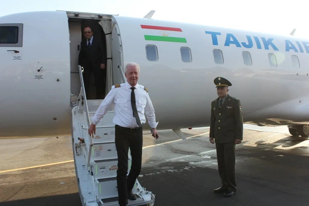 Боинг 757 таджик эйр. Таджик эйр новости. Самолёт таджик эйр. День гражданской авиации таджикистана. Таджик эйр новости.
