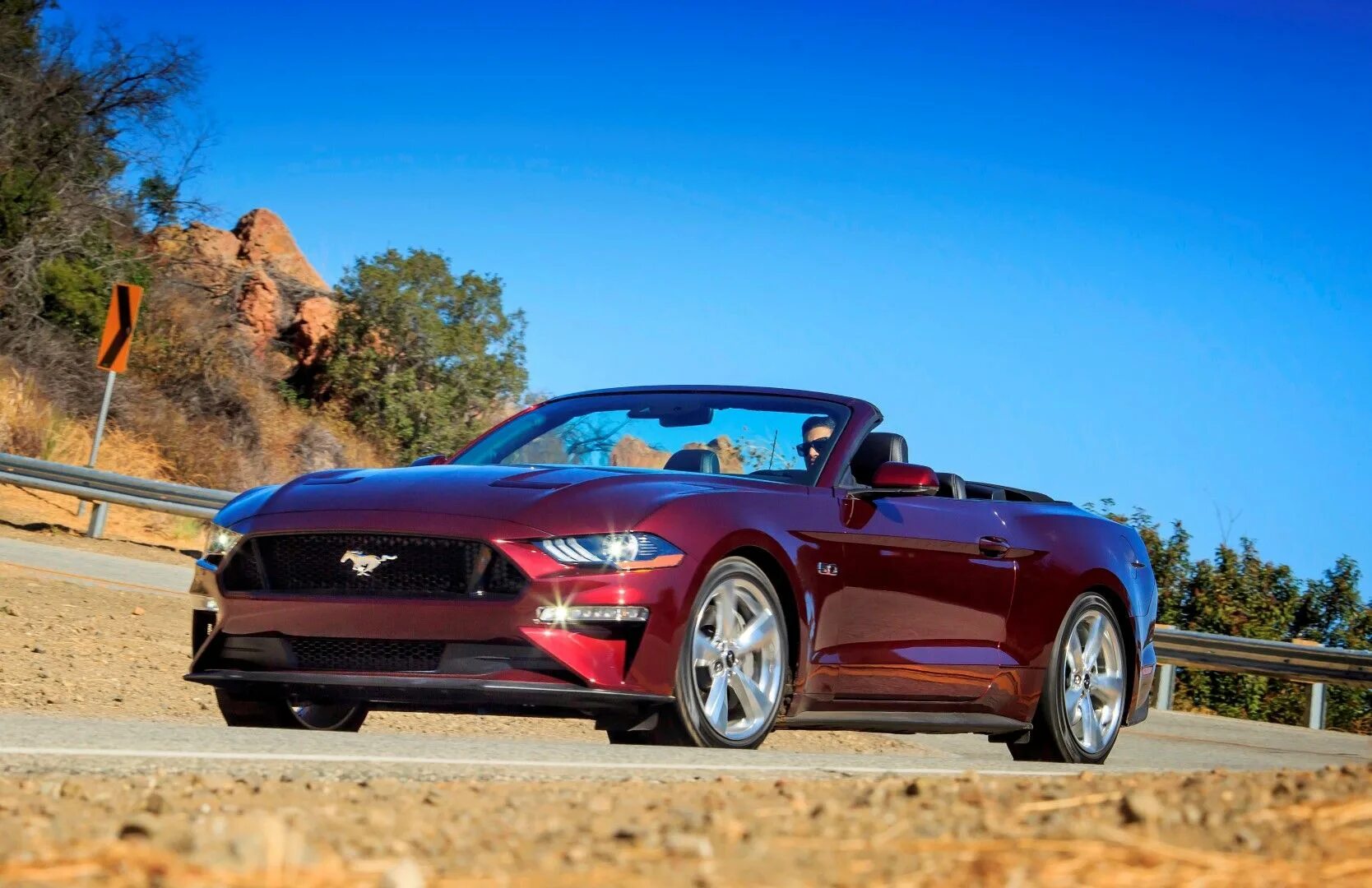 Мустанг шумилова. Ford Mustang 2018 кабриолет. Ford Mustang 2017 кабриолет. Ford Mustang gt 2018 кабриолет. 2018 Ford Mustang Convertible.