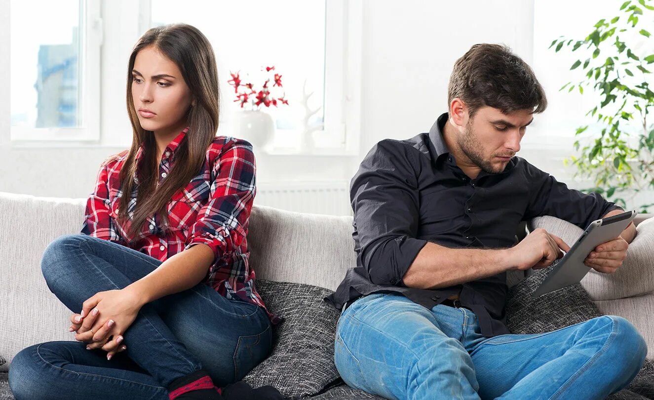 Wife hate. Ссора. Молодые пары. Парень и девушка ссорятся. Ссора влюбленных.
