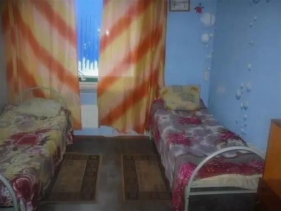 квартиры посуточно кимры. кимры недвижимость квартиры ул дзержинского 19. квартиры посуточно кимры. описание номера с диваном. кимры снять номер.